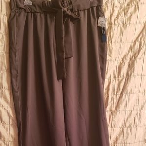 Women's Pants with tie.